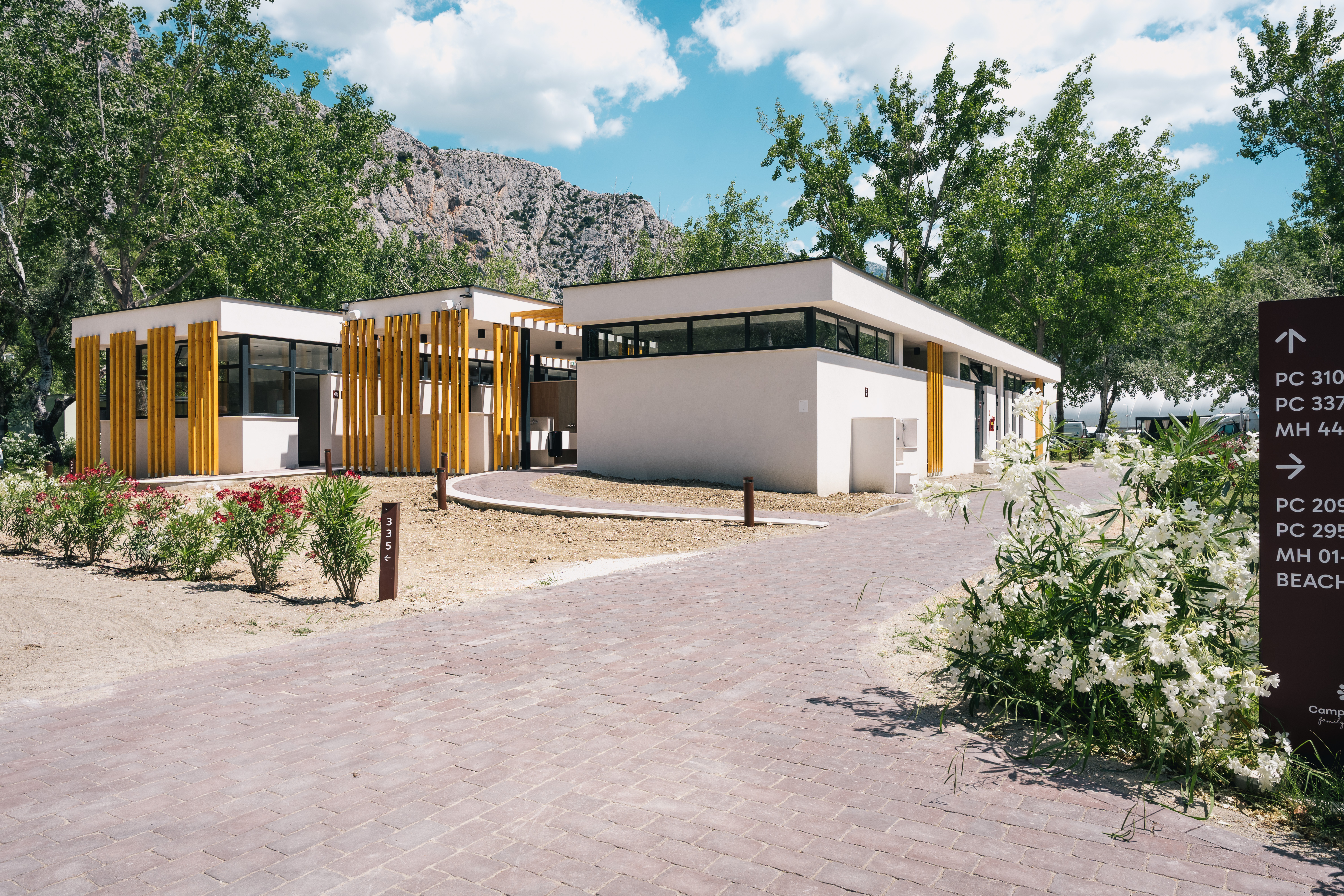 Camp Almissa - Camping Pitches