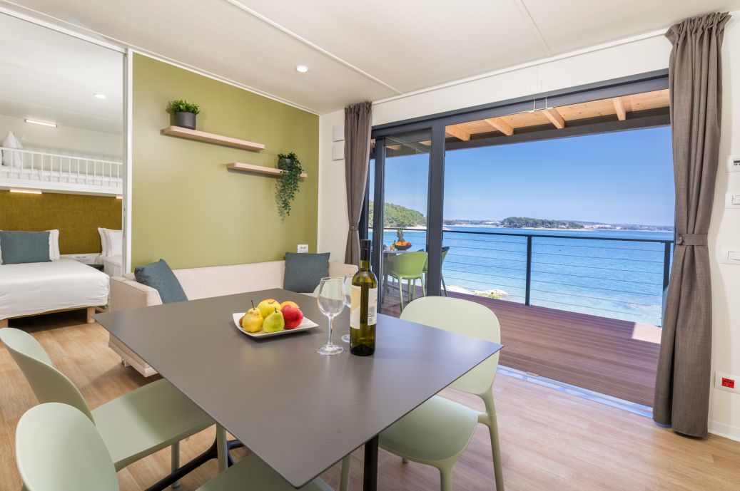 Camping Home first row to the sea