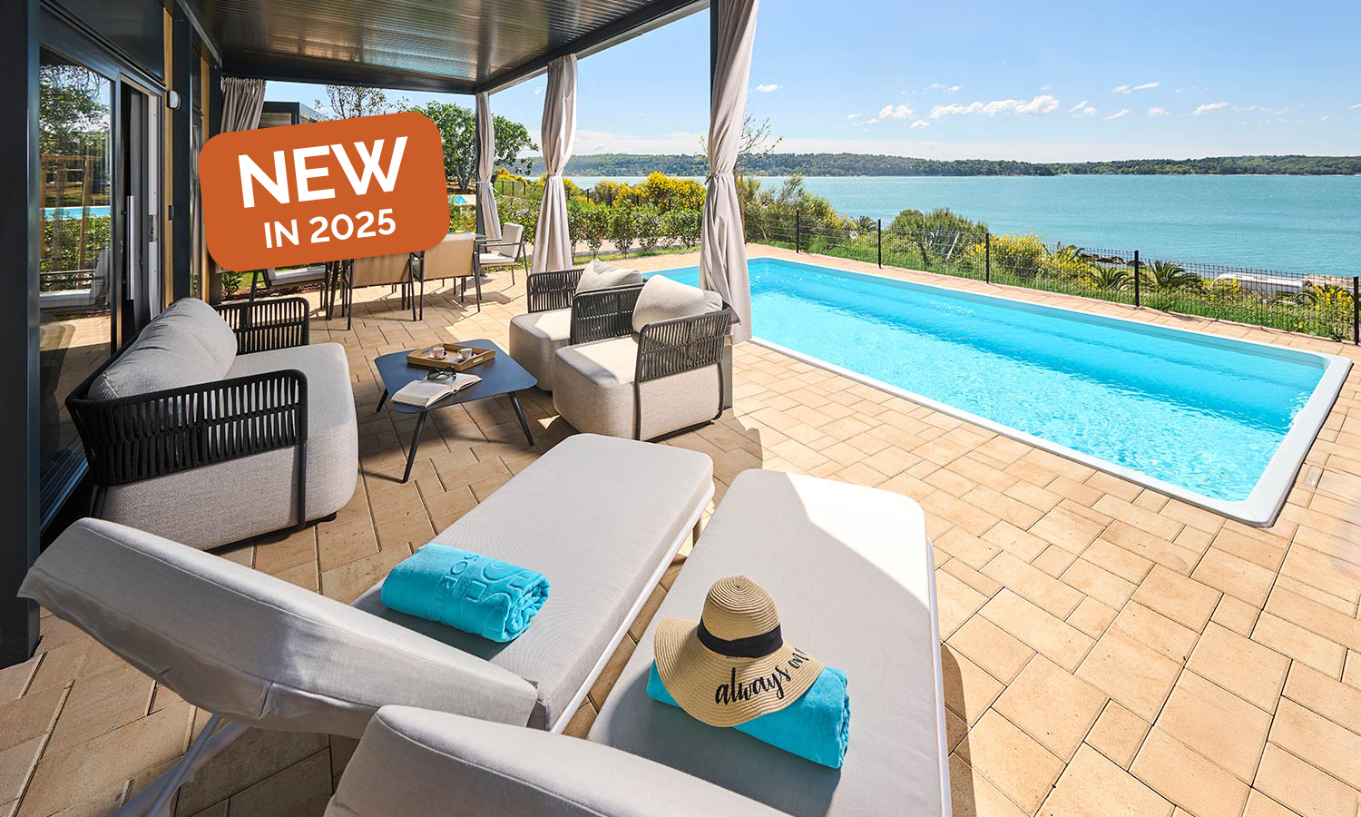 Luxury Sea View Holiday Home met privézwembad