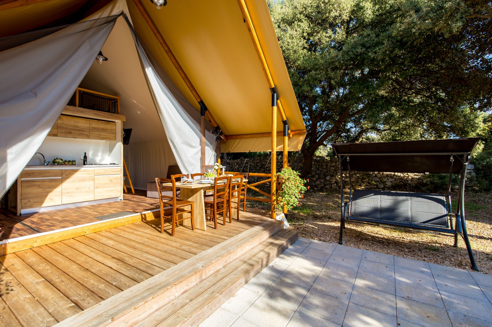 Glamping tent M