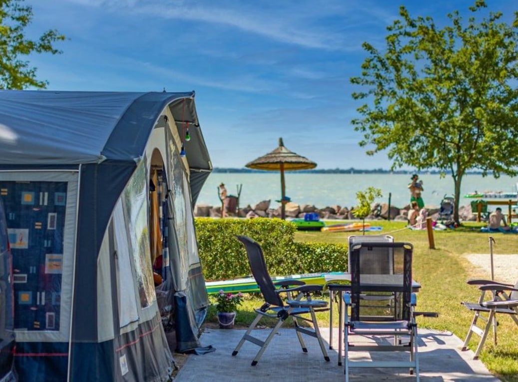 Waterside pitch (90-109 m2)