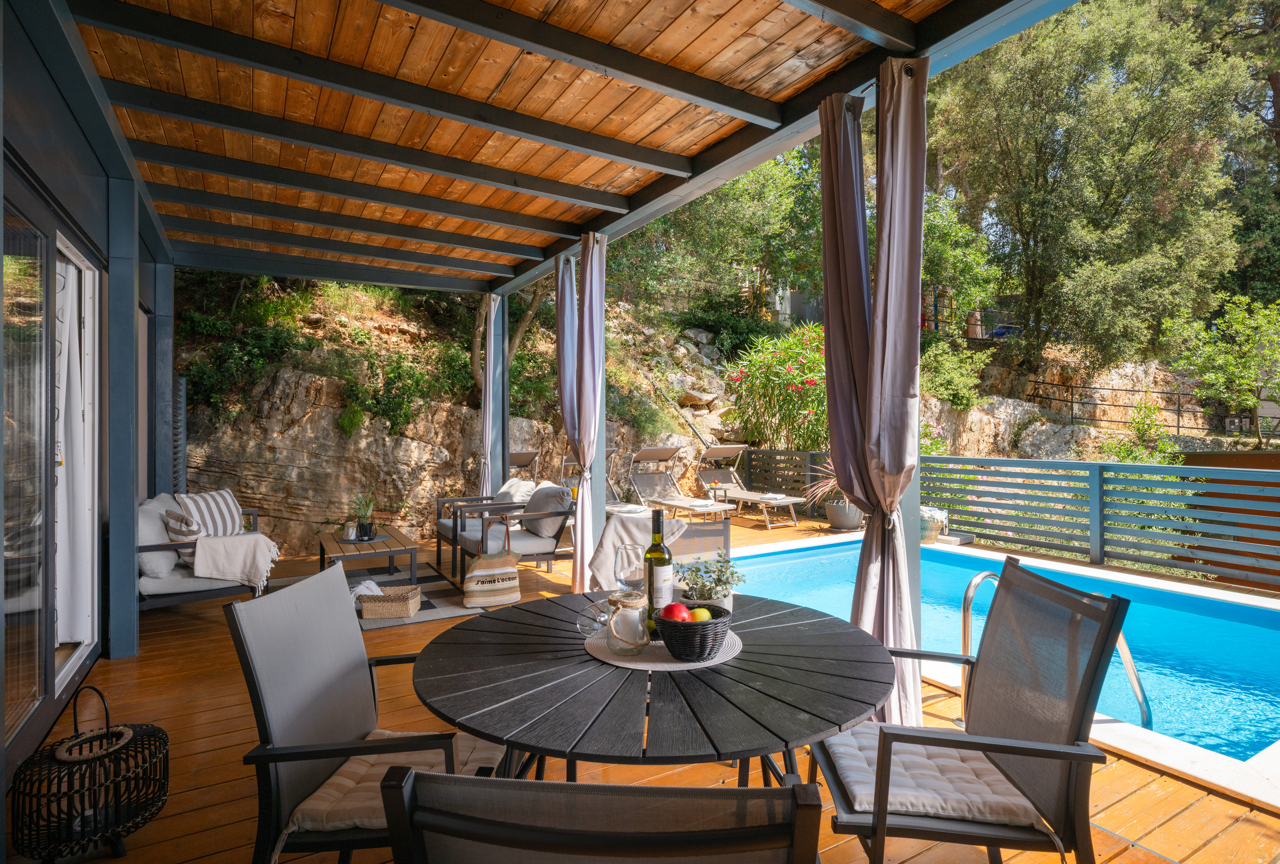 Porton Mobile home with pool