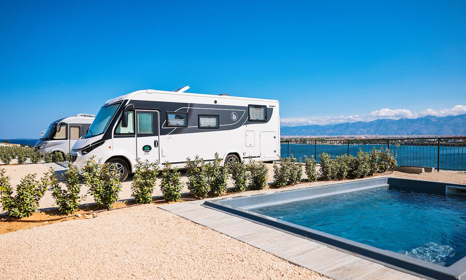 Parzelle Mega Luxury Mare mit privatem Pool