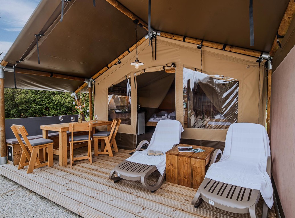 SAFARI TENTS