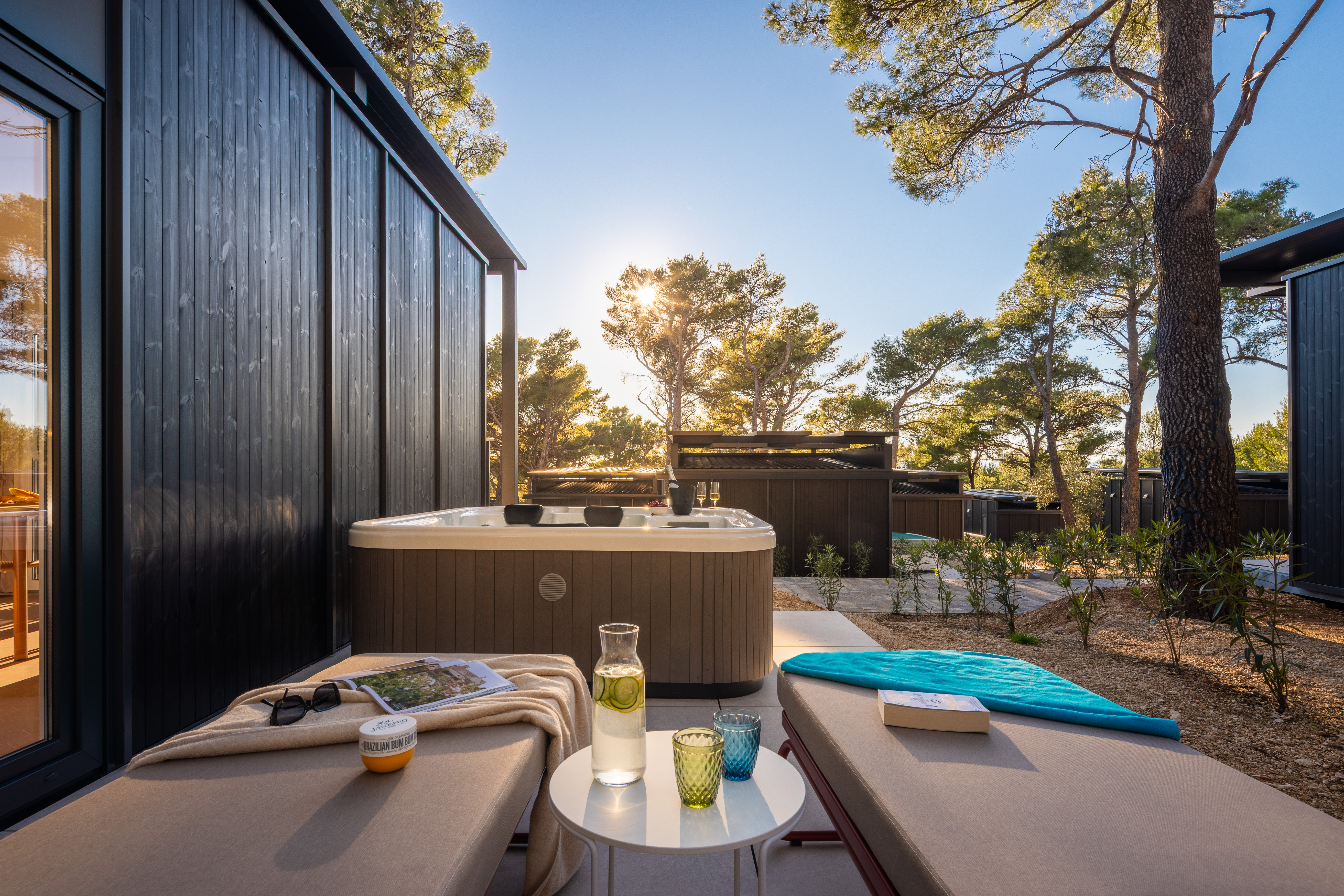 Glamping Escape with private jacuzzi