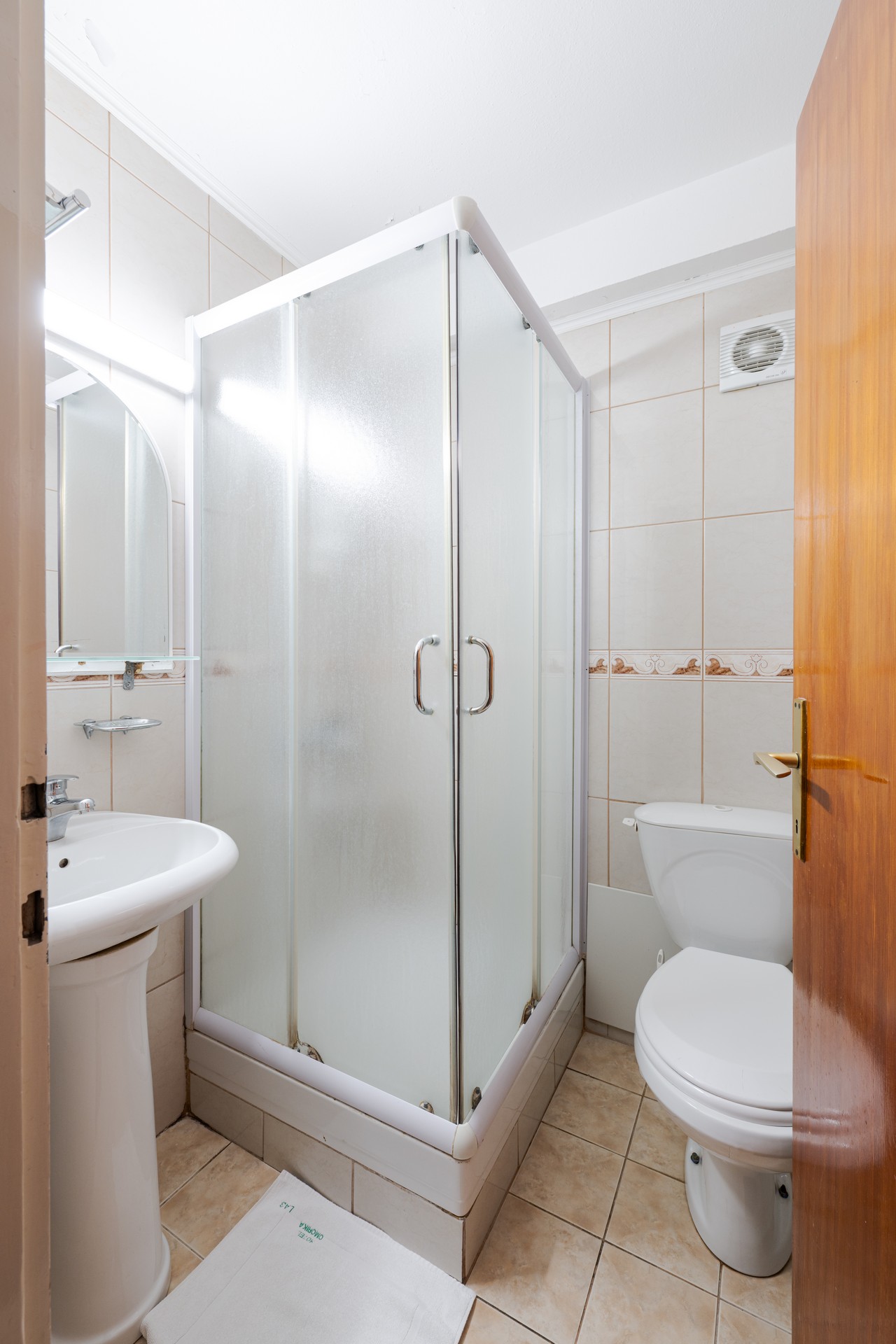 Economic 1/3 Room with View