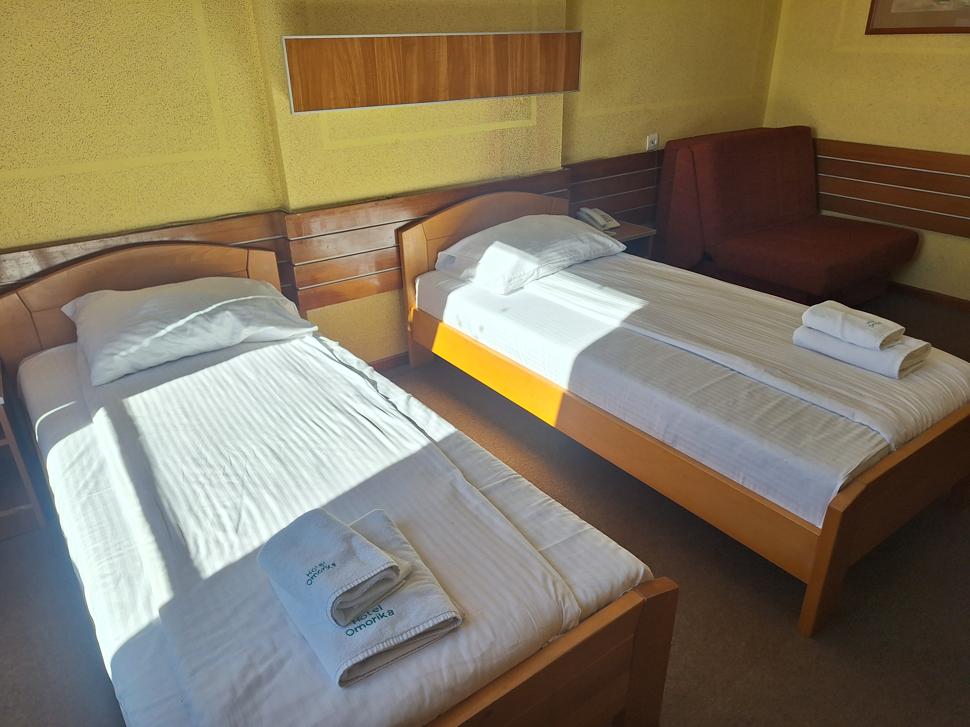 Standard (1/2 +1) Room with View